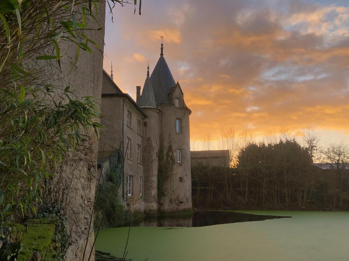 מונטגו Chateau De La Preuille Bed & Breakfast מראה חיצוני תמונה